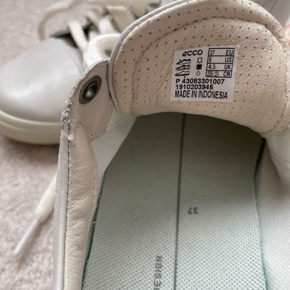 Ecco Sneakers in Excellent Condition! - Picture 5 of 5